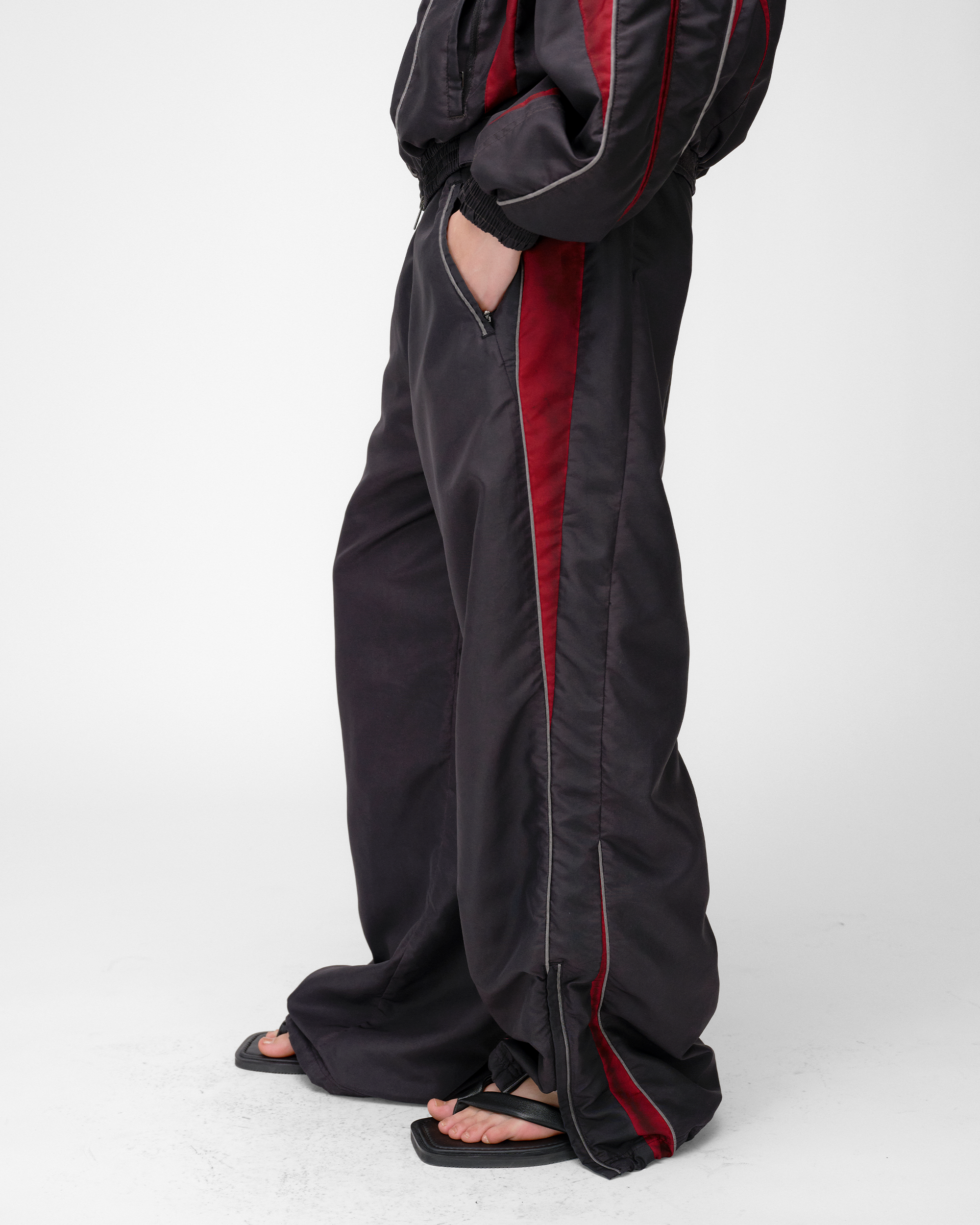 SPORTS TRACK PANTS